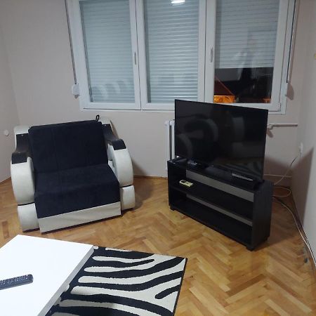Rajna Appartement Pirot Buitenkant foto