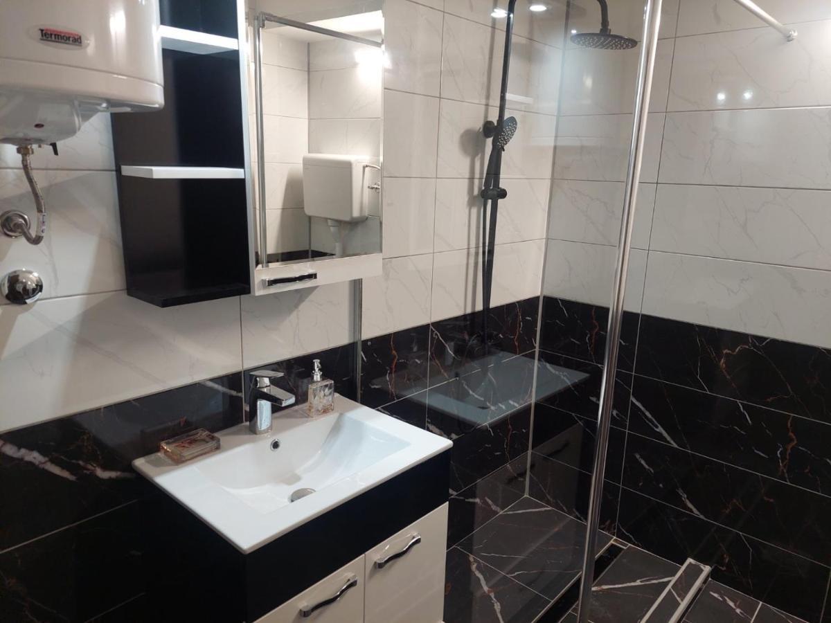 Rajna Appartement Pirot Buitenkant foto